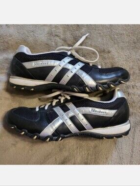 Skechers Silver Black Speedster Running Shoes sz 9 lace up sneaker